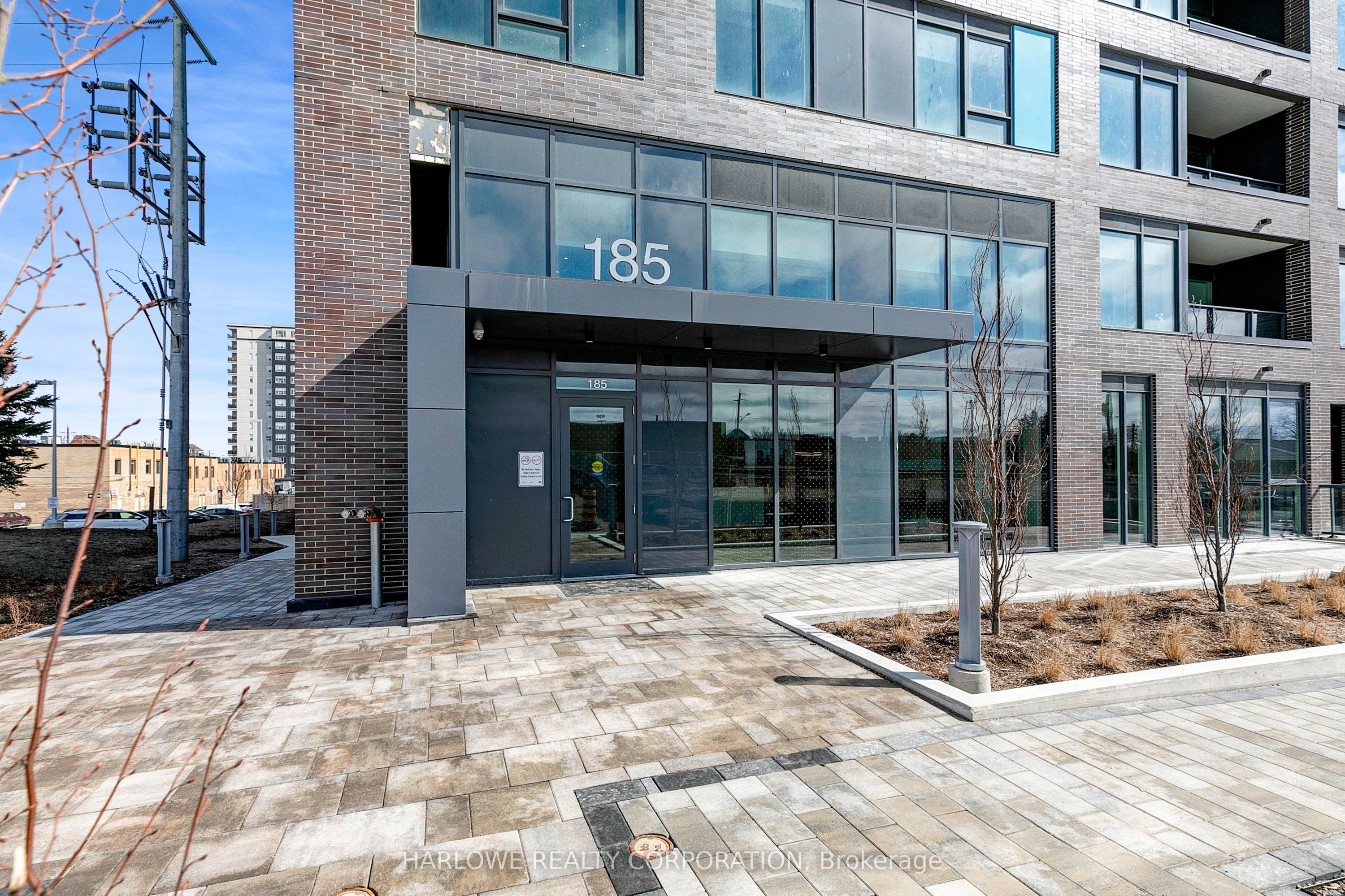 185 Deerfield Road 1204, Newmarket, ON L3Y 0G7, Newmarket