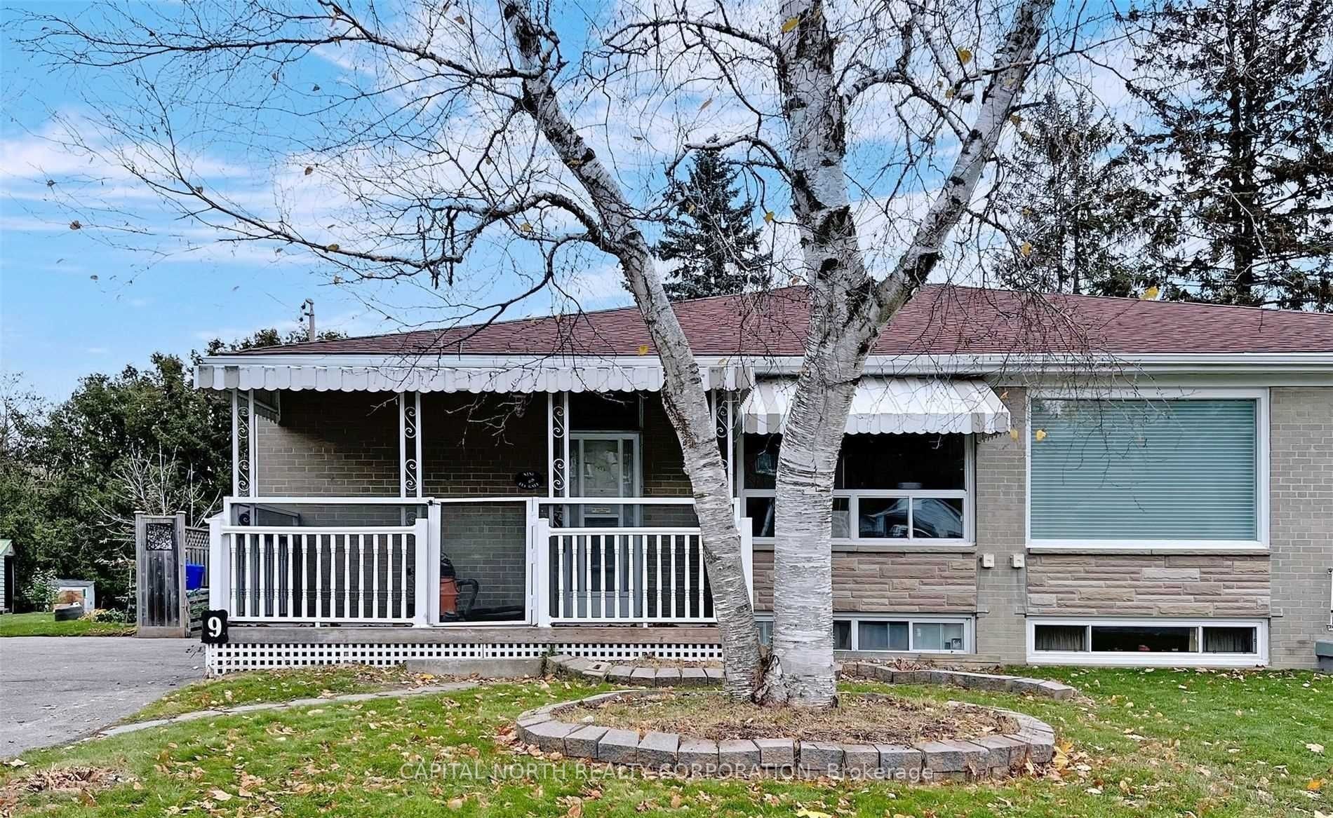 9 Lee Gate, Aurora, ON L4G 2J6, Aurora