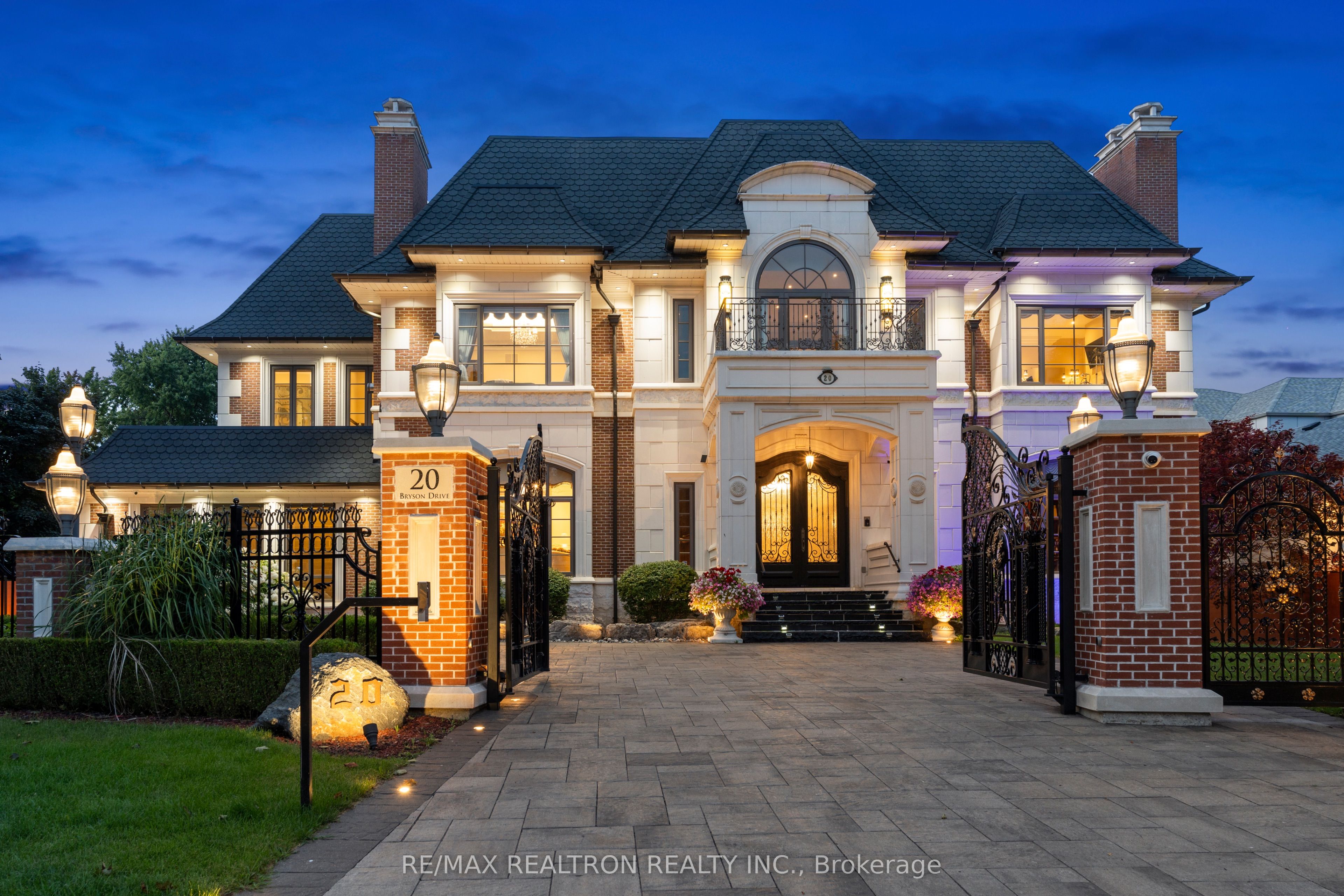 20 Bryson Drive, Richmond Hill, ON L4C 6E3, Richmond Hill