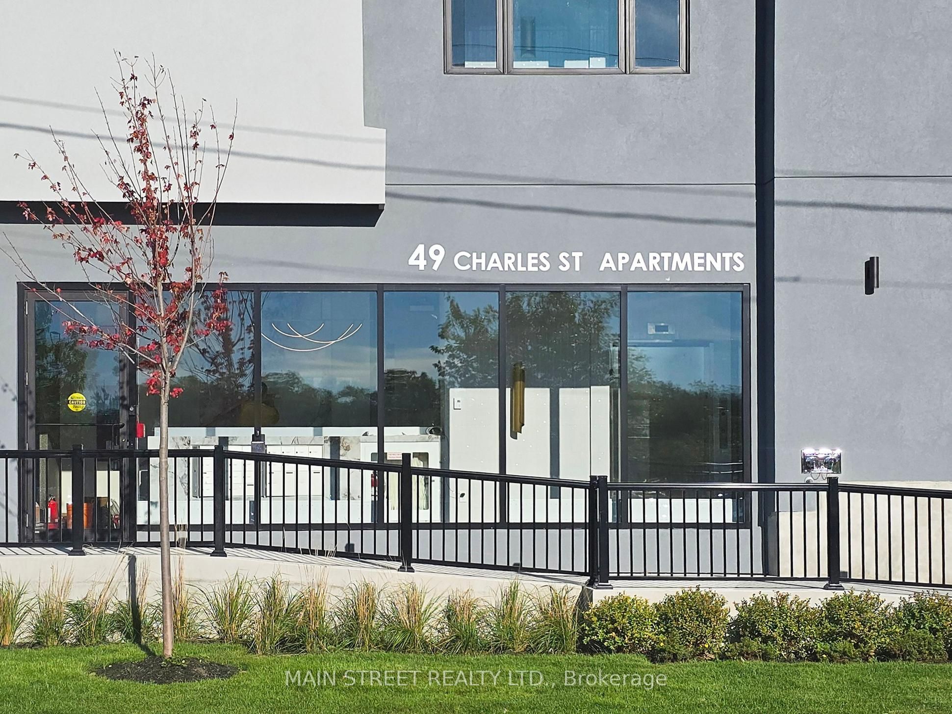 49 Charles Street 207, Newmarket, ON L3Y 3V7, Newmarket