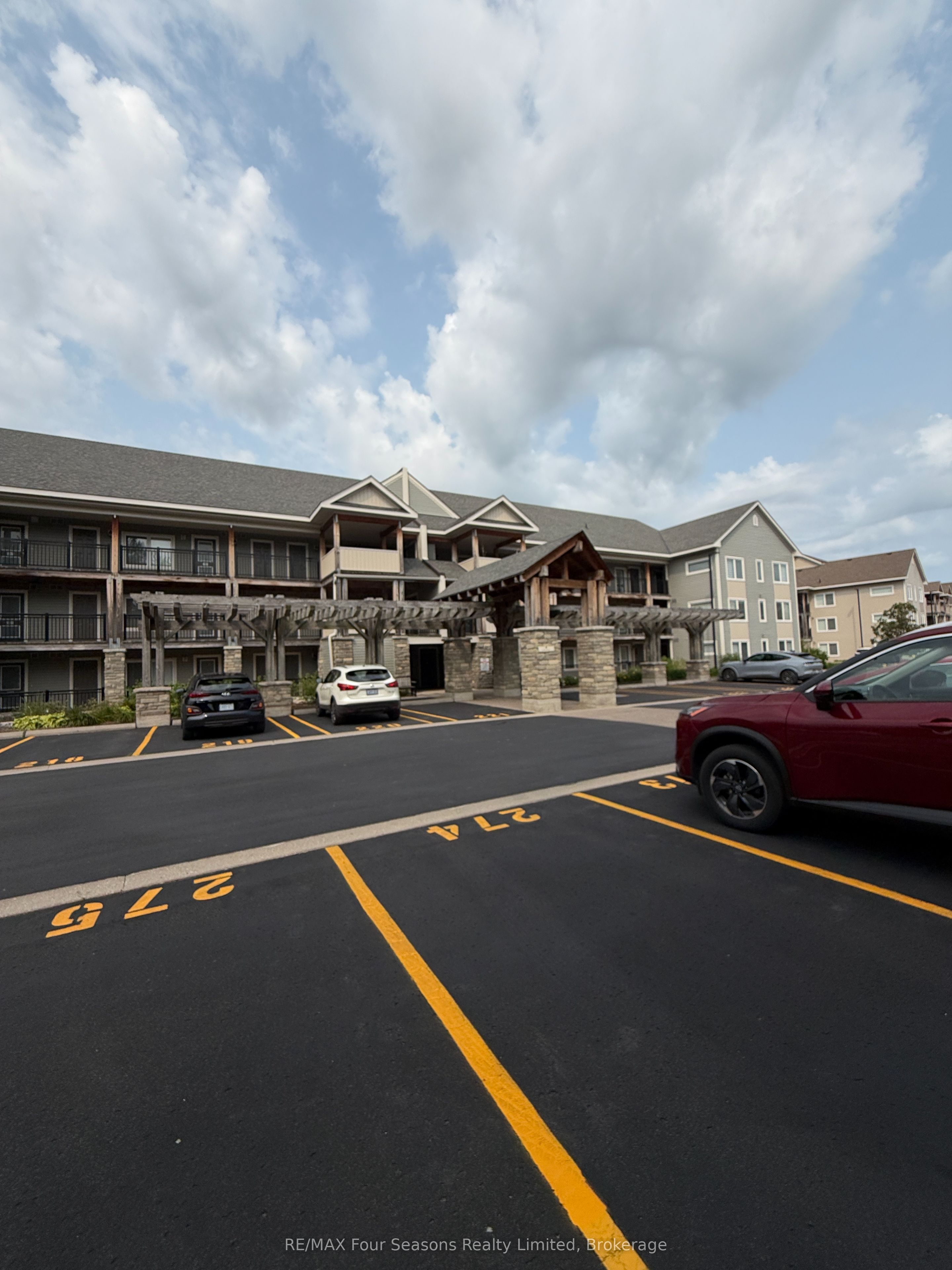 2 Cove Court 301, Collingwood, ON L9Y 0Y6, Collingwood