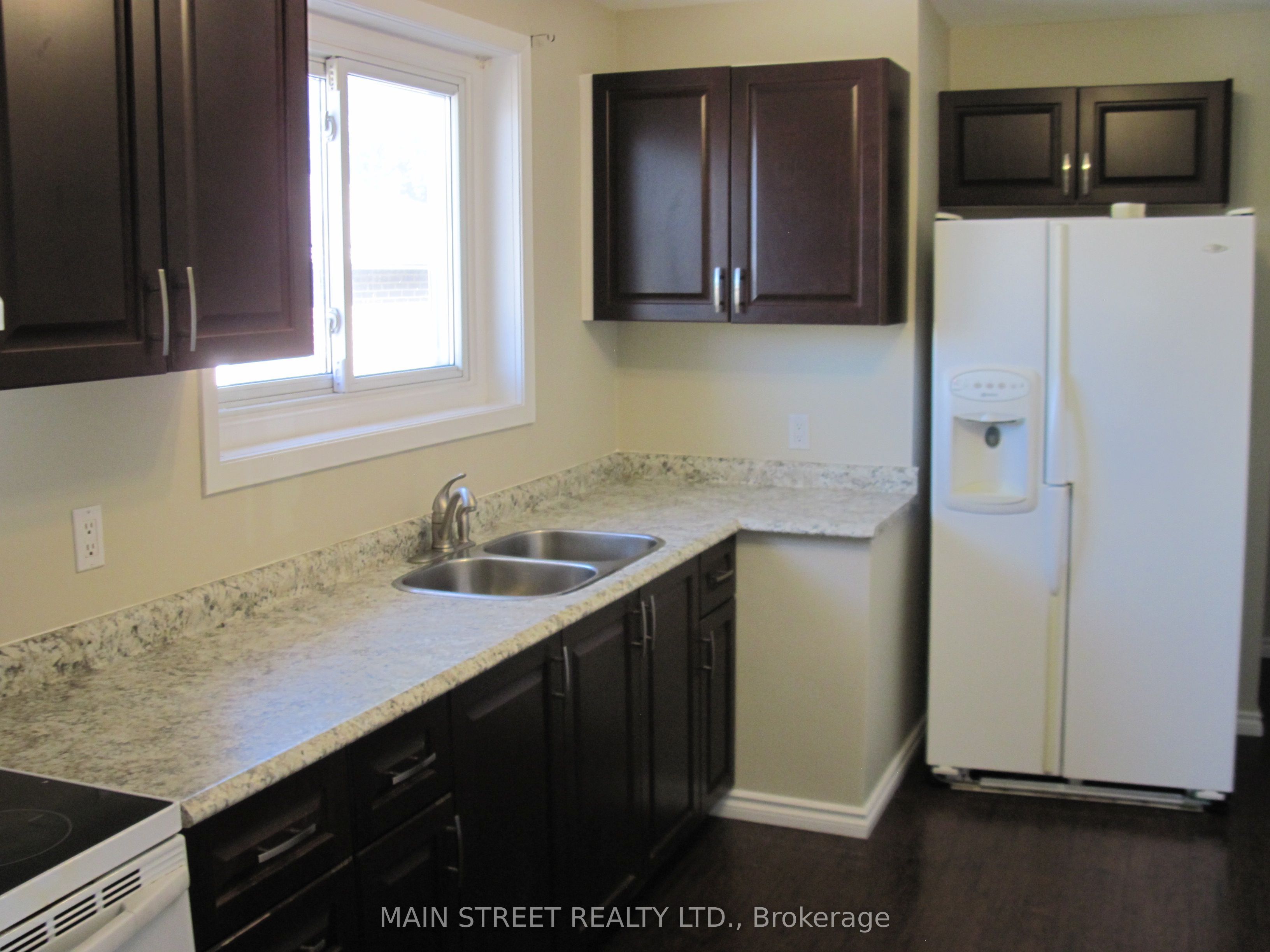 723 Sunnypoint Drive Upper, Newmarket, ON L3Y 2Z7, Newmarket