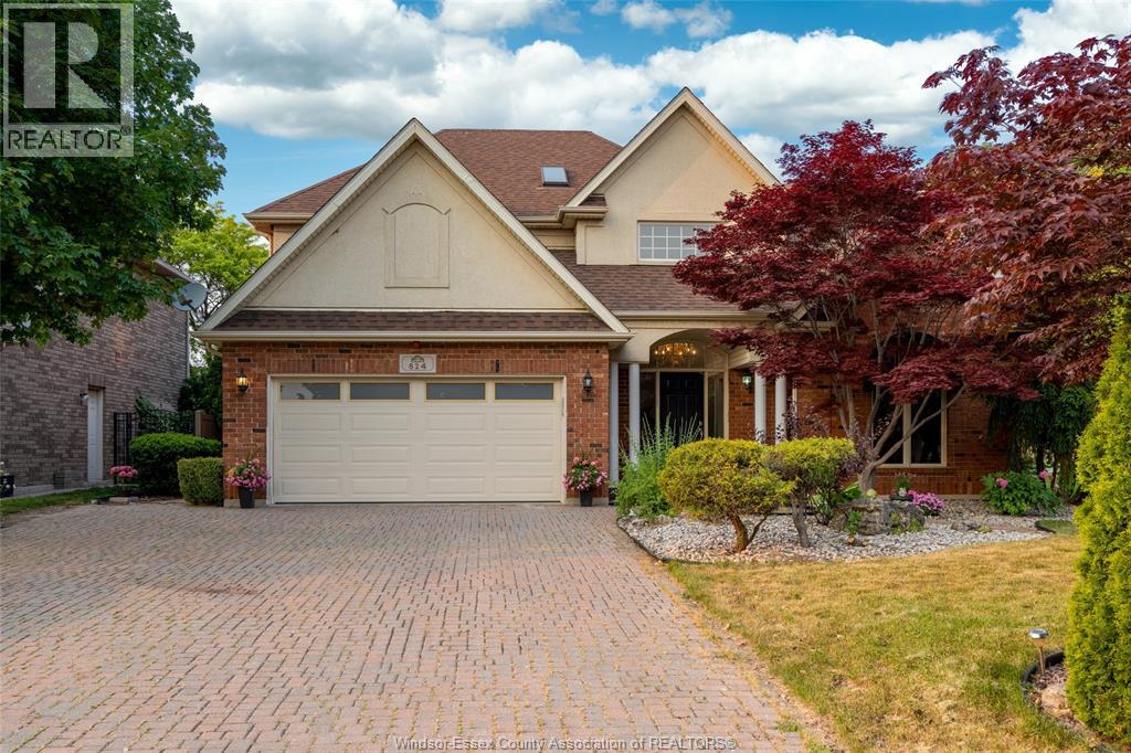 824 LAKE TRAIL, Windsor