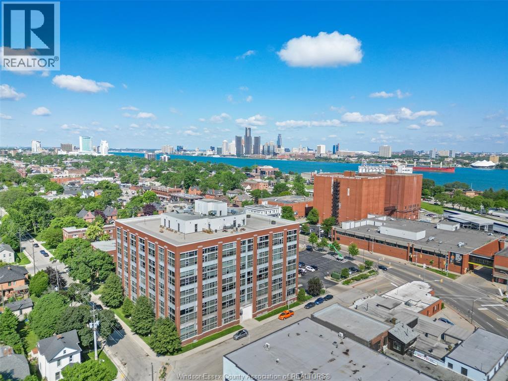 2175 Wyandotte Unit 301 photo 2