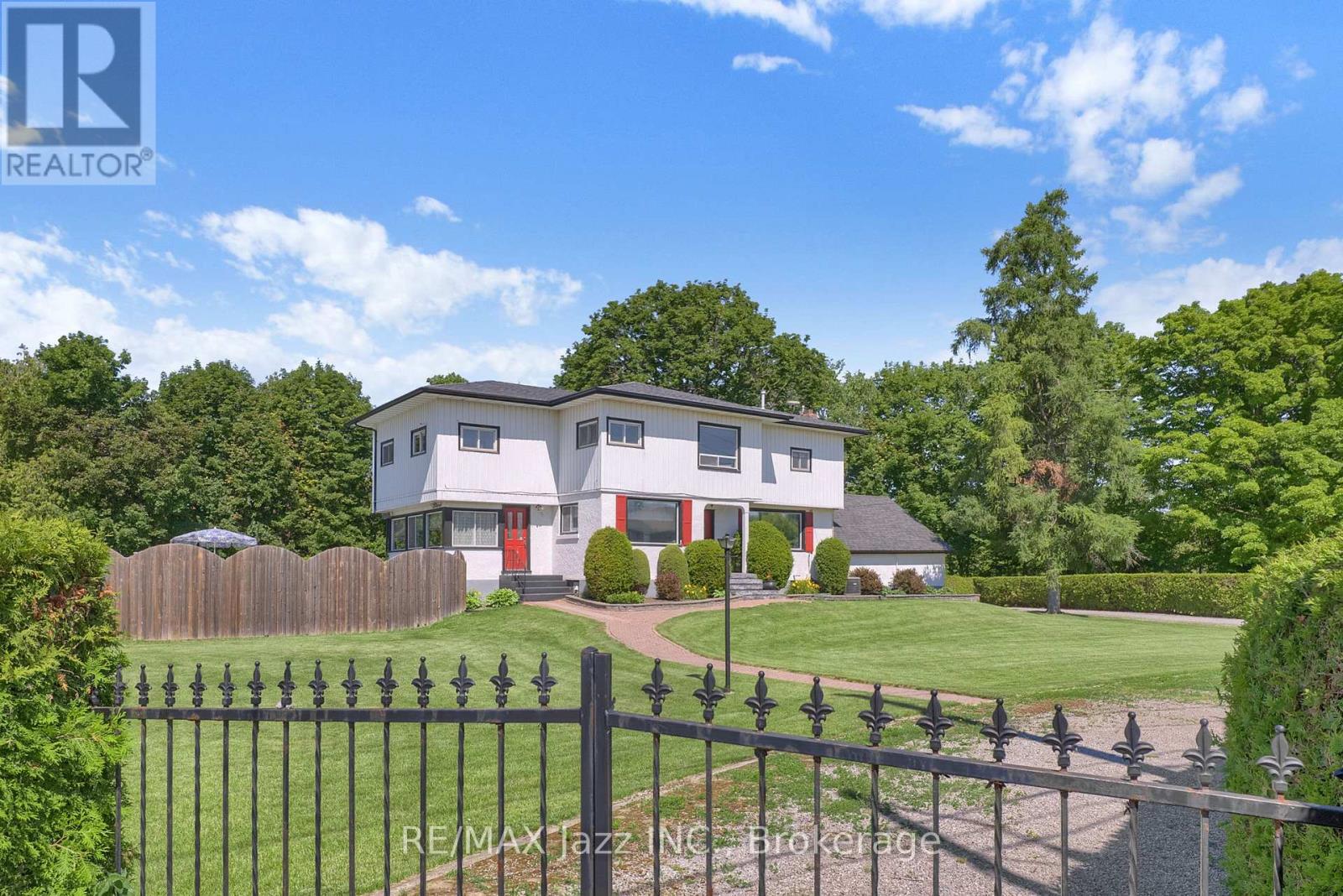4860 Baldwin photo 2