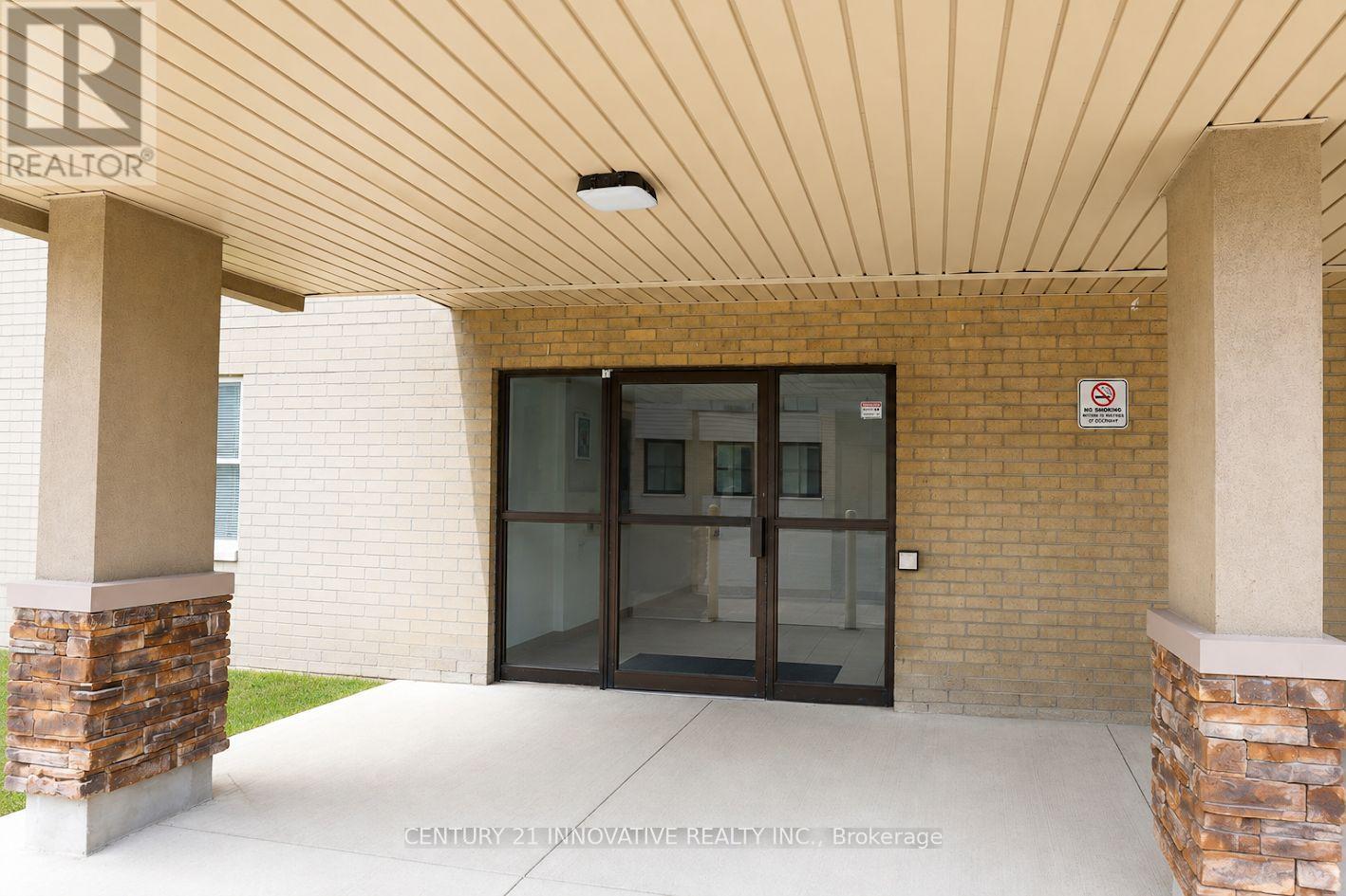 936 Glen Unit 101 photo 3