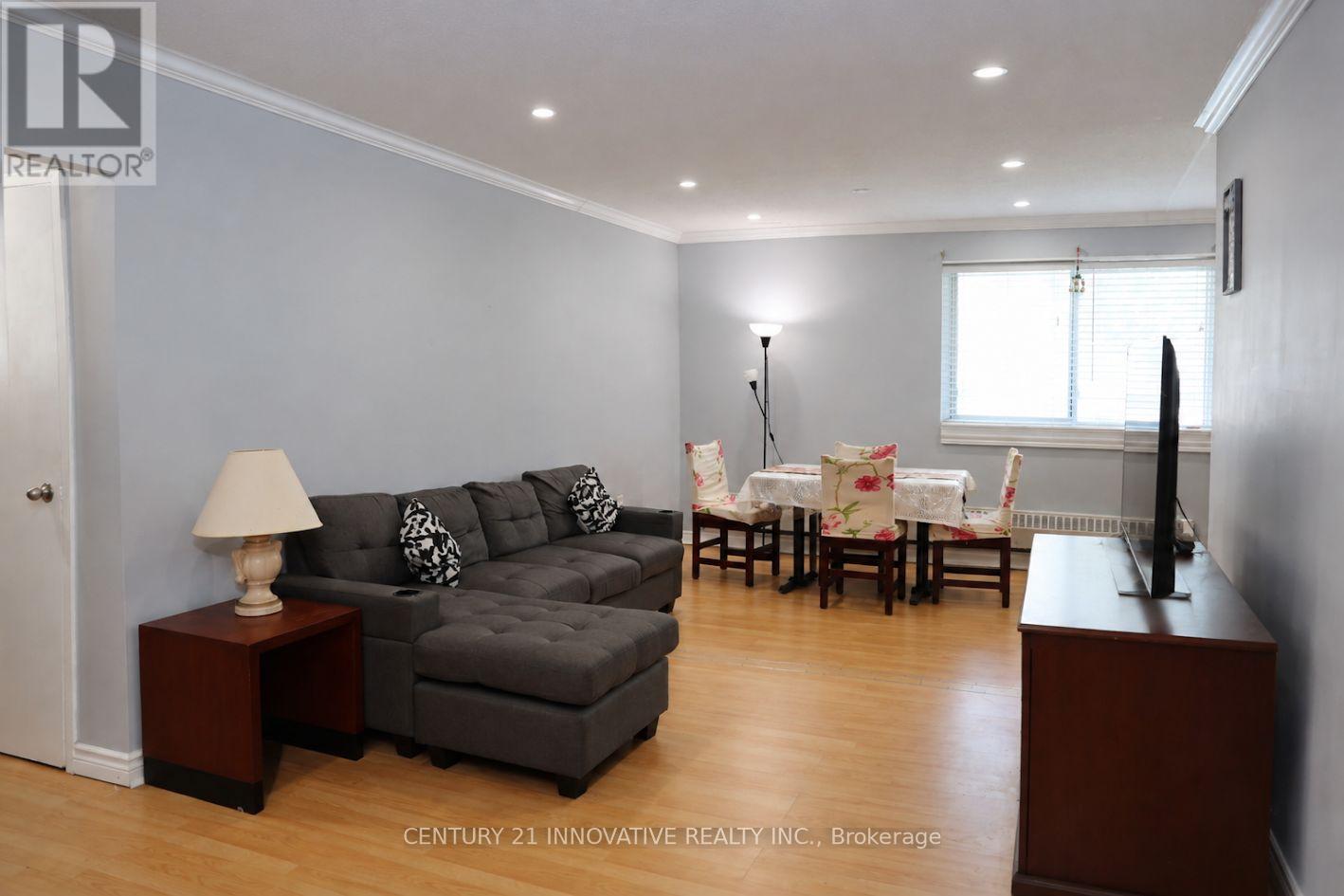 936 Glen Unit 101 photo 5