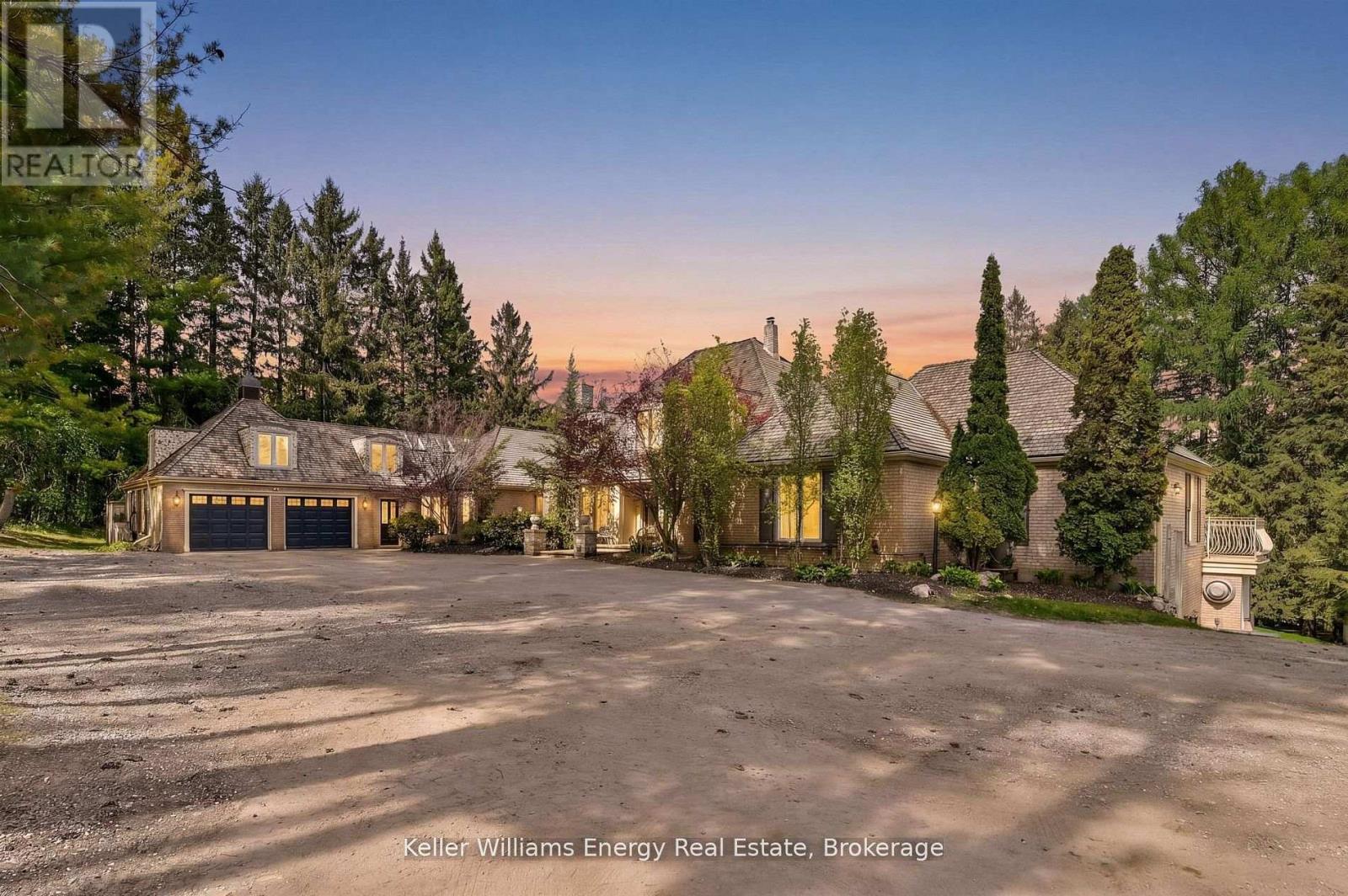 7925 Cedarbrook