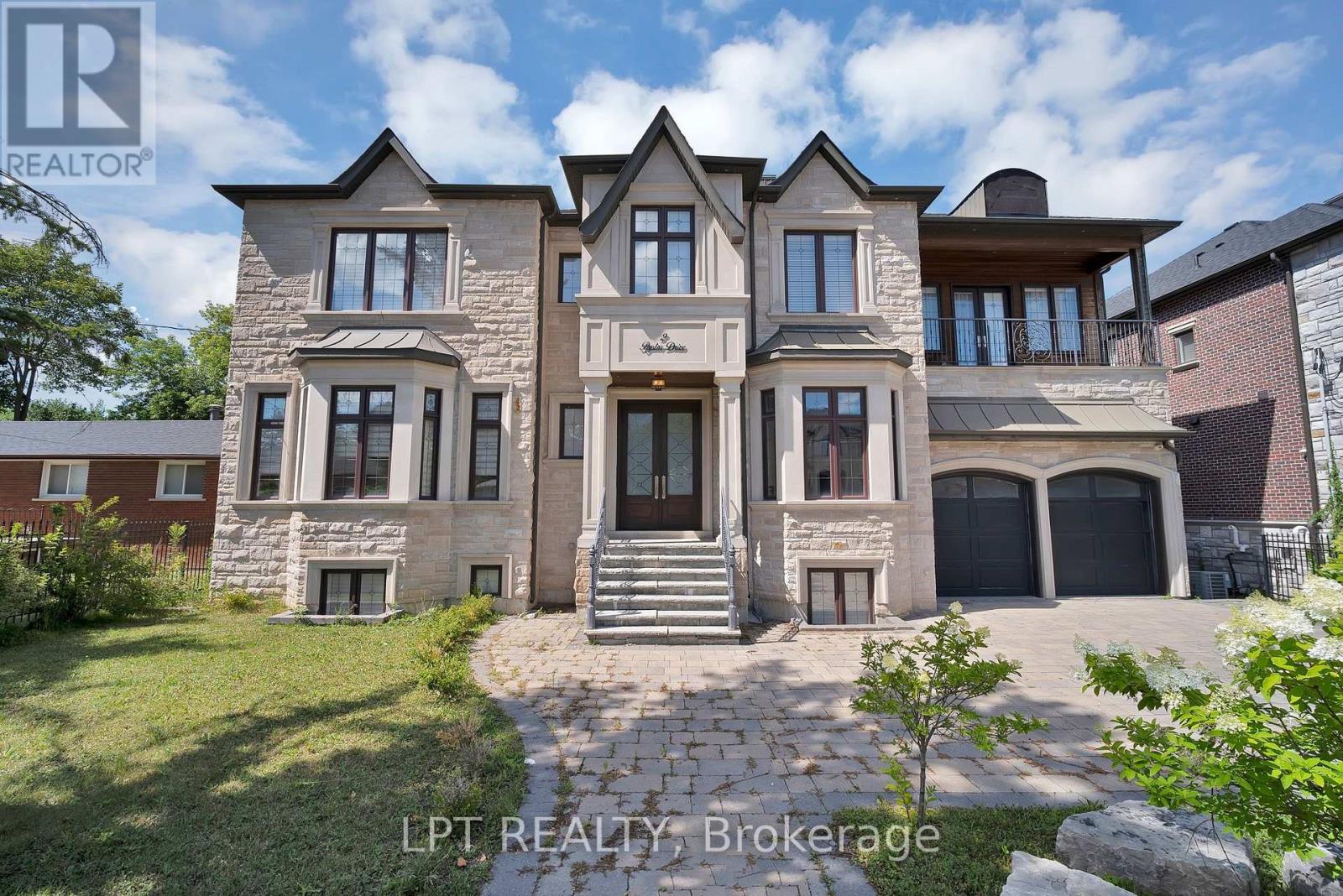 2 Poplar Drive, Richmond Hill, ON L4E 2W5, Richmond Hill