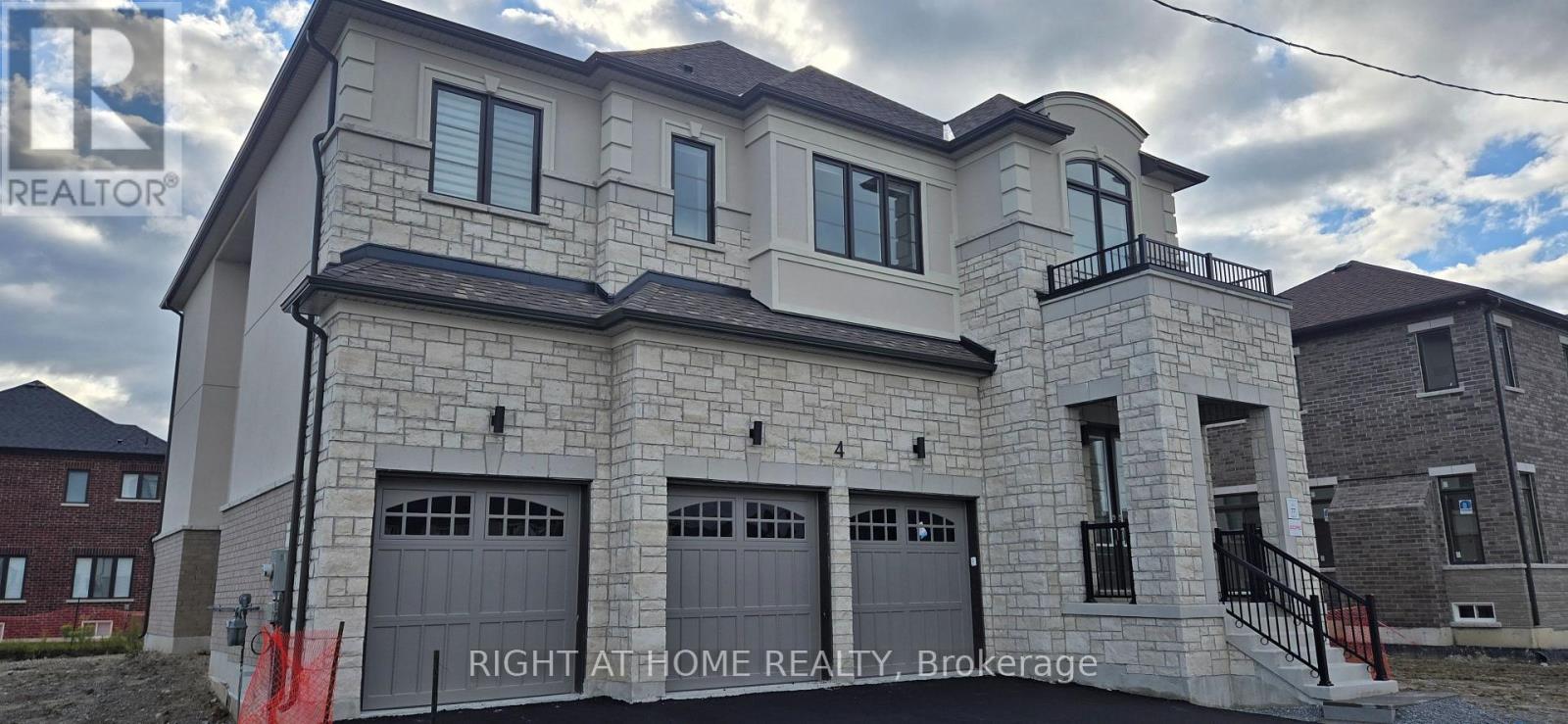 4 Max Bulmer Court, Georgina, ON L3X 3J9, Georgina