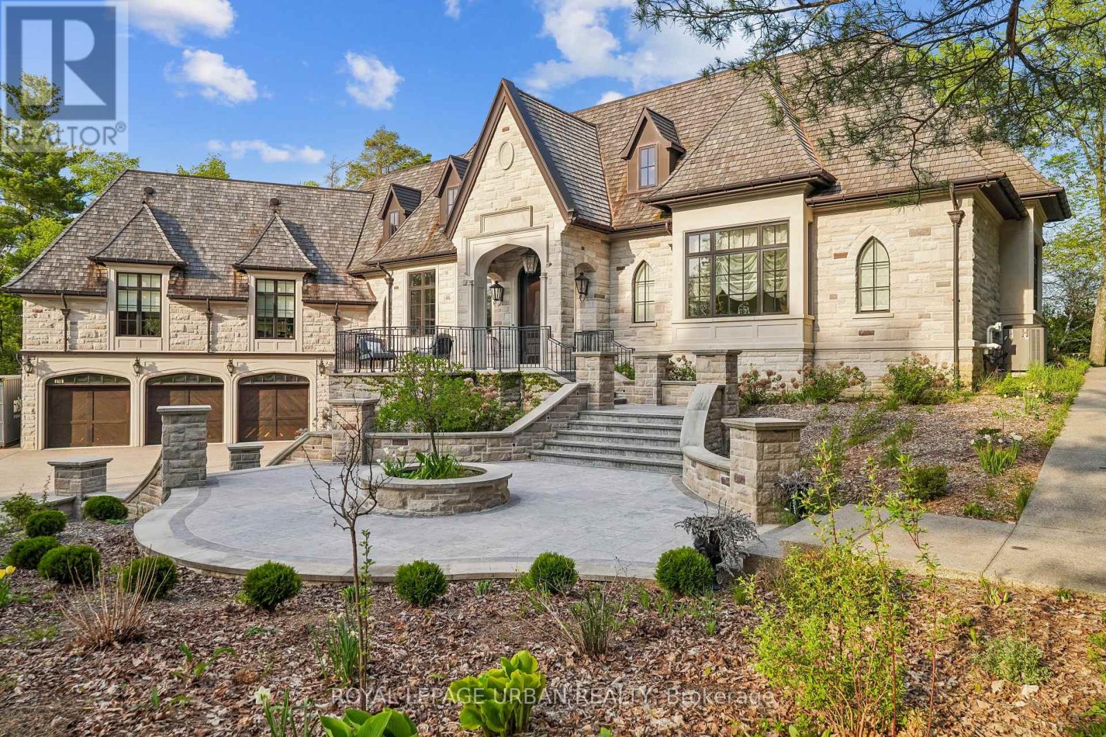 105 King Hills