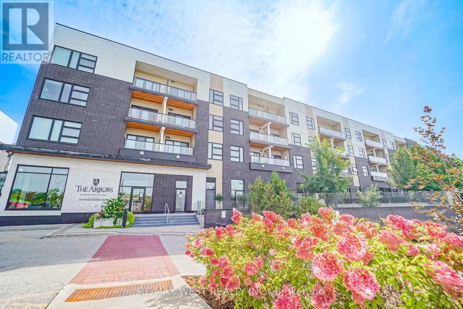 555 William Graham Drive 344, Aurora, ON L4G 3H9, Aurora