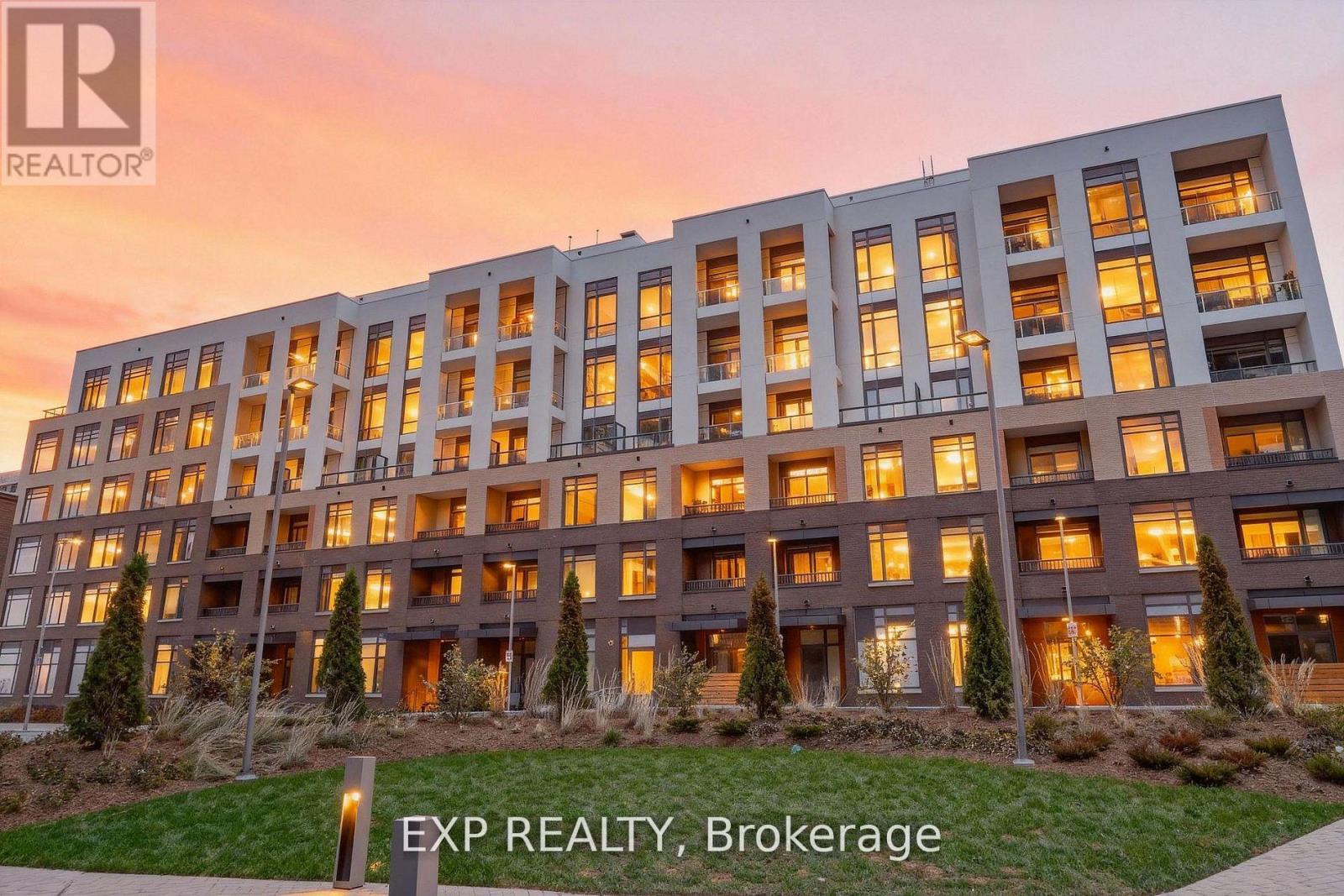 8 Beverley Glen Boulevard D328, Vaughan, ON L4J 0L5, Vaughan