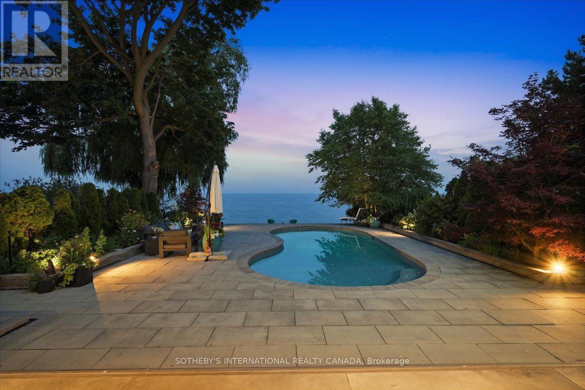 102 Cumberland Drive, Mississauga, ON L5G 3M8, Mississauga