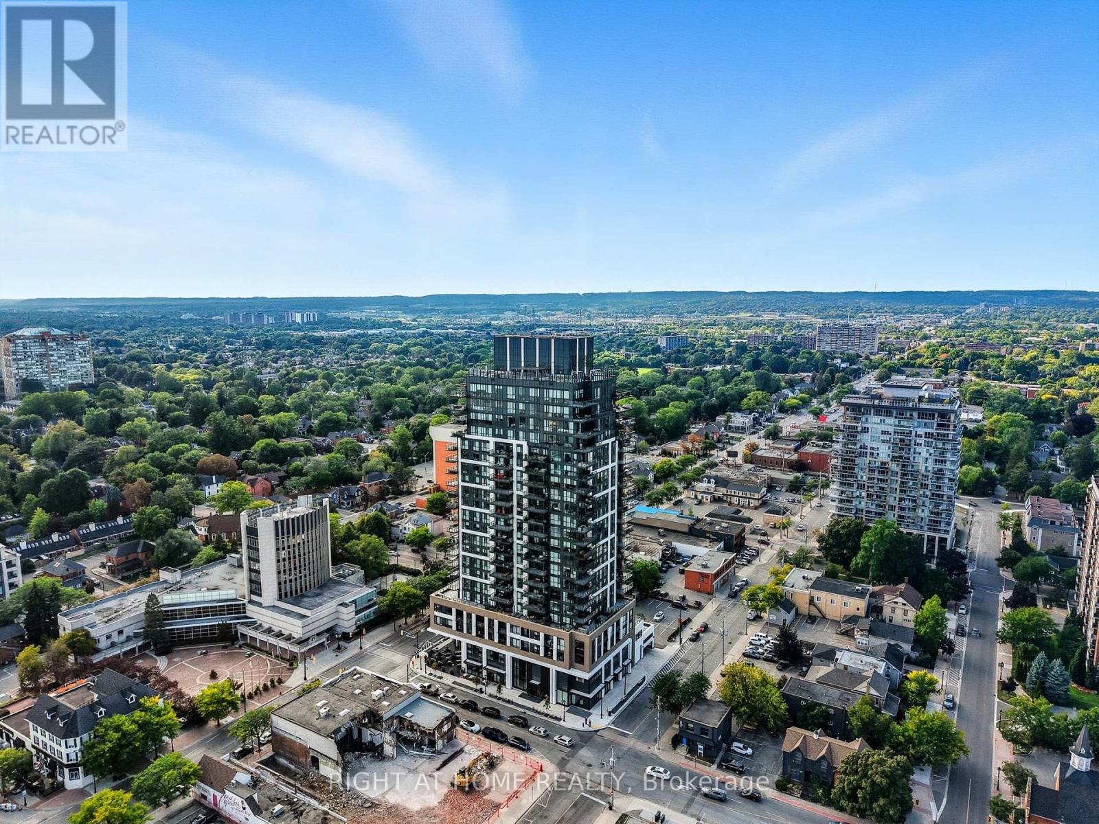2007 James Street 2002, Burlington, ON L7R 0G7, Burlington