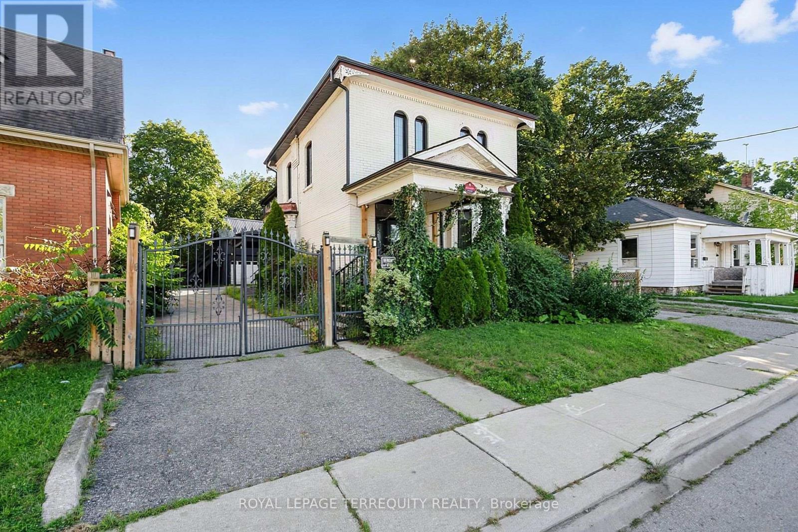 35 Elizabeth Street N, Brampton, ON L6X 1S3, Brampton