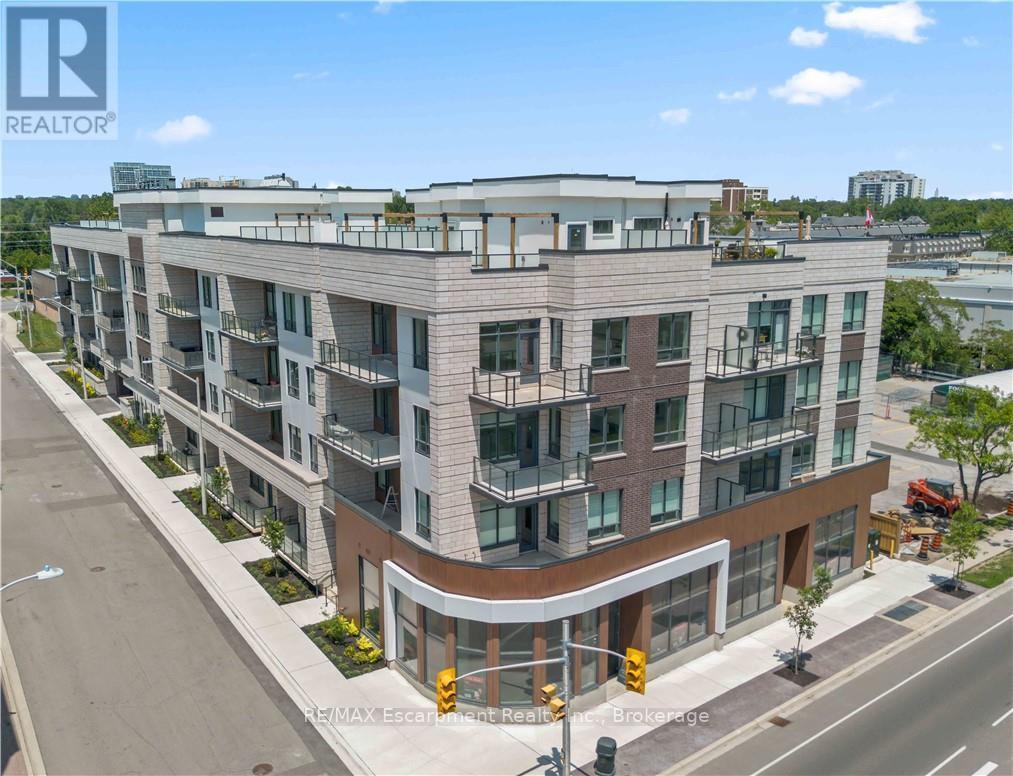 123 MAURICE Drive Unit# 201, Oakville