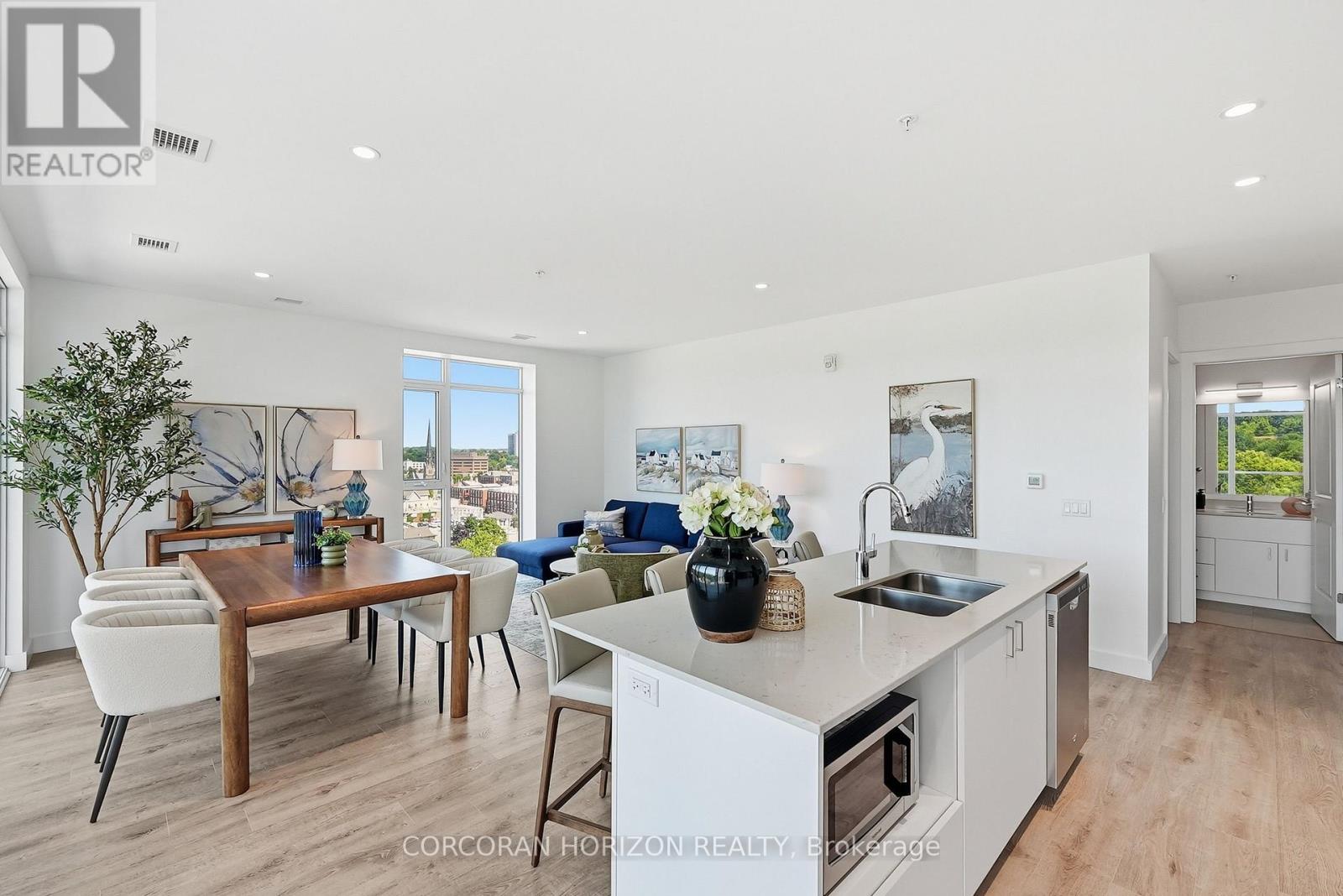 50 Grand Avenue South #901