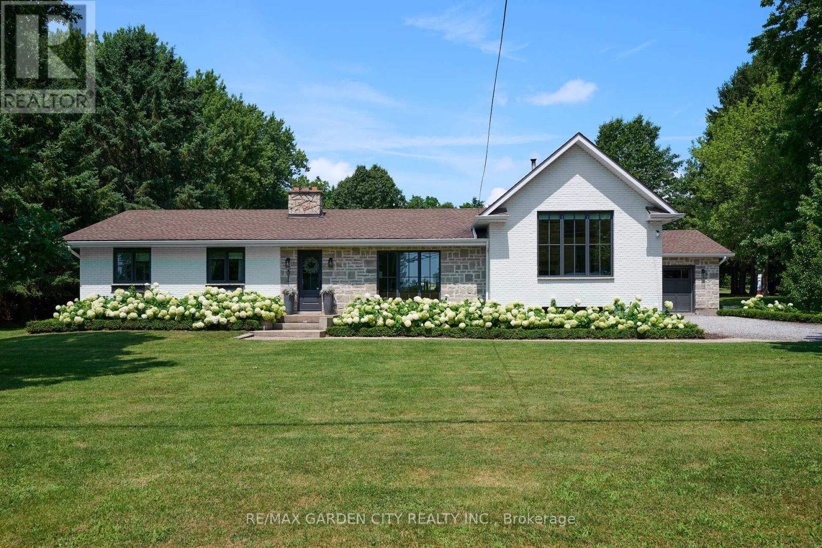 377 Canboro