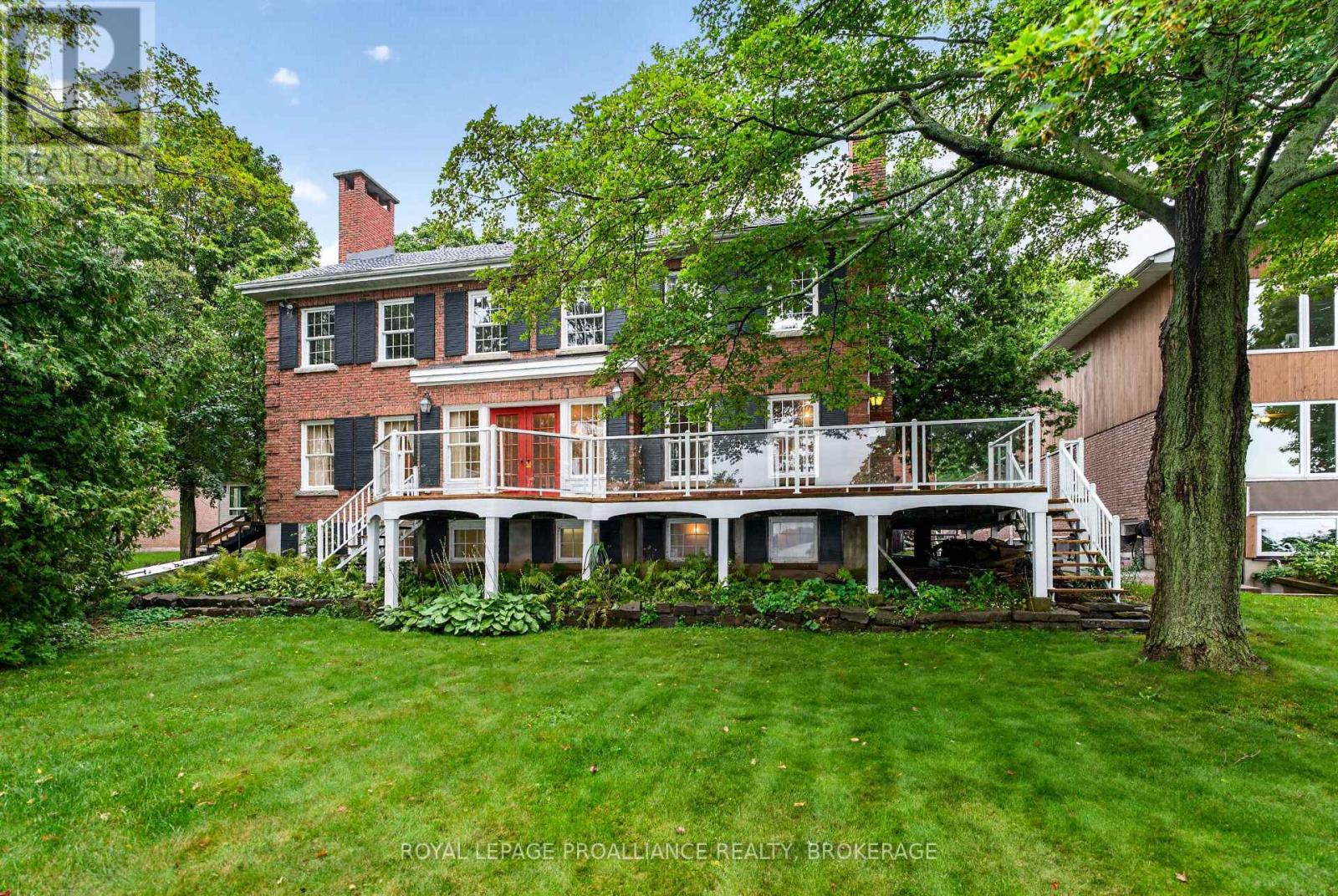 110 Lakeshore Boulevard, Kingston, ON K7M 6R5, Kingston